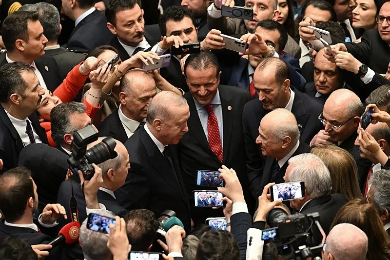 baskan-erdogandan-ozel-mesaji-gorusuruz-neden-gorusmeyelim-terorsuz-turkiye-mesaji-surecte-sikinti-yok-1776969610896.jpeg Başkan Erdoğan’dan Özel mesajı: Görüşürüz neden görüşmeyelim! Terörsüz Türkiye mesajı: Süreçte sıkıntı yok-2