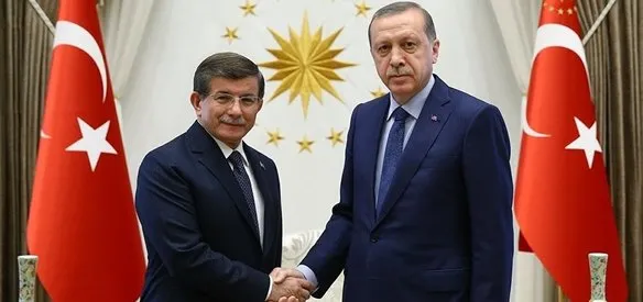 Cumhurbaşkanı Recep Tayyip Erdoğan, 64. Hükümeti kurma görevini AK Parti Genel Başkanı ve Konya Milletvekili Ahmet Davutoğlu’na verdi