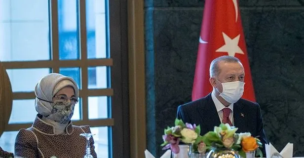 Başkan Erdoğan ve eşi Emine Erdoğan’dan sağlık ve sosyal hizmet çalışanı kadınlarla akşam yemeği!