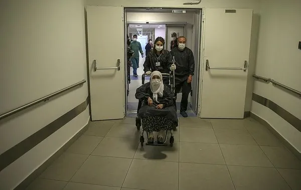 Koronavirüse yakalanan 96 yaşındaki Hasibe nine sekiz günün ardından hayata tutundu-4