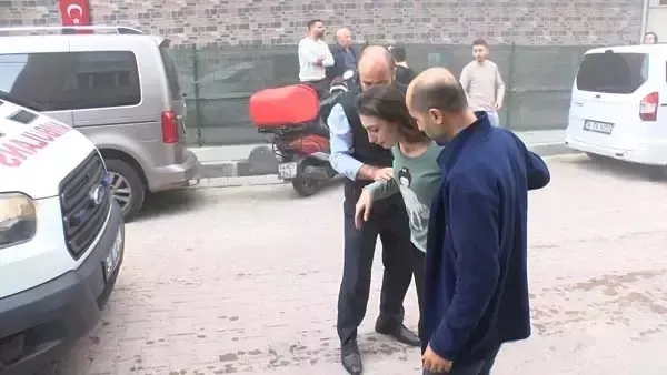 Son dakika: Küçükçekmece'de yangın! Dumandan etkilenen 3 kişi kurtarıldı-4