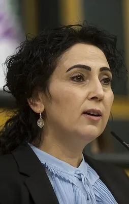 Figen Yüksekdağ'a yurt dışına çıkış yasağı