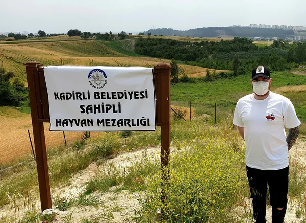 olen-kedisini-defnetmek-icin-gaziantepden-osmaniyeye-getirdi-hayvan-mezarliginda-defnettik-1620312918219.jpg Ölen kedisini defnetmek için Gaziantep'den Osmaniye'ye getirdi: Hayvan mezarlığında defnettik-2