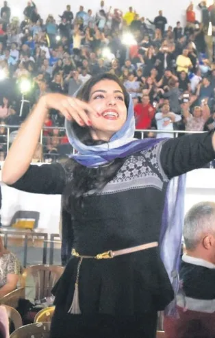 Van'a İranlı akını! Konsere geldiler...