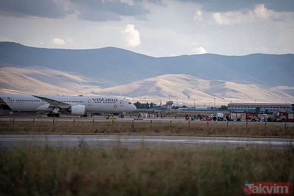 Hindistan uçağındaki bomba ihbarı asılsız çıktı! Yolcular kalkış saatini bekliyor - 21