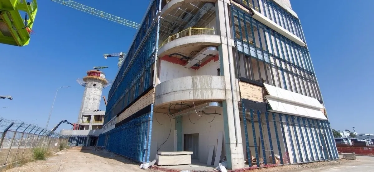 1785917800478.jpeg Turizmin başkentine yeni simge: Antalya Havalimanı'nın 77 metrelik yeni kontrol kulesi yükseliyor-5
