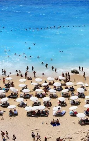 Antalya'ya 1 günde 9 ülkeden 36 uçak geldi