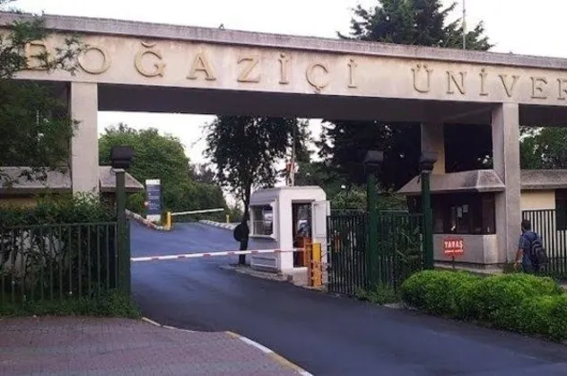 Boğaziçi Üniversitesi’nde akılalmaz olay! Açılış törenini fırsat bilen akademisyenler eşkıyalığa girişti: Bilgi işlem merkezini bastılar