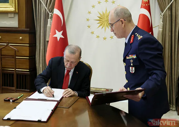 YAŞ Yüksek Askeri Şura kararları belli oldu! İşte terfi, uzatma ve emeklilik kararları - 1