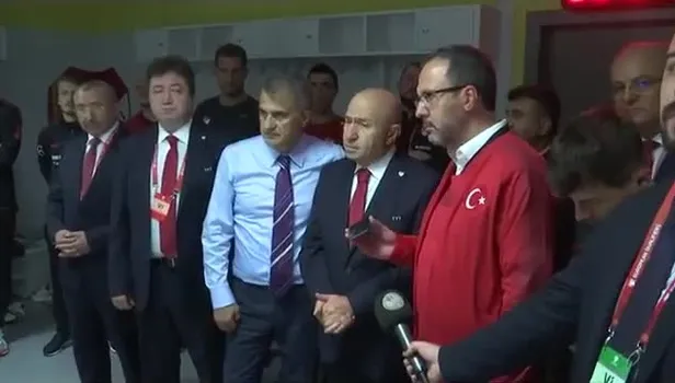 Başkan Erdoğan'dan Türkiye - Arnavutluk maçı sonrası A Milli Futbol Takımı'na tebrik telefonu