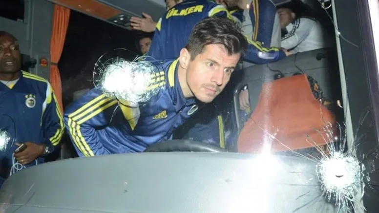 fenerbahce-takim-otobusune-saldirida-11-yil-sonra-yeni-delil-zinciri-1786800082472.jpeg Fenerbahçe takım otobüsüne saldırıda 11 yıl sonra yeni delil zinciri-4