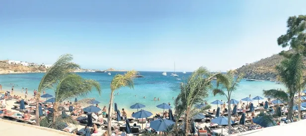 Uyanık Yunan bayram yapıyor