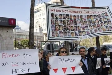 Ramallah’ta Blinken’a protestolu karşılama