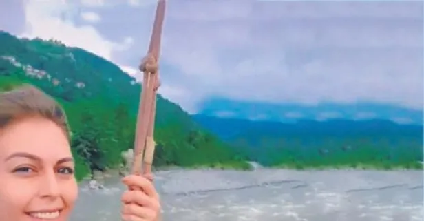 Dertler derya! Otomobil bariyere çarptı! Anne öldü: Baba ile çocuk yaralandı