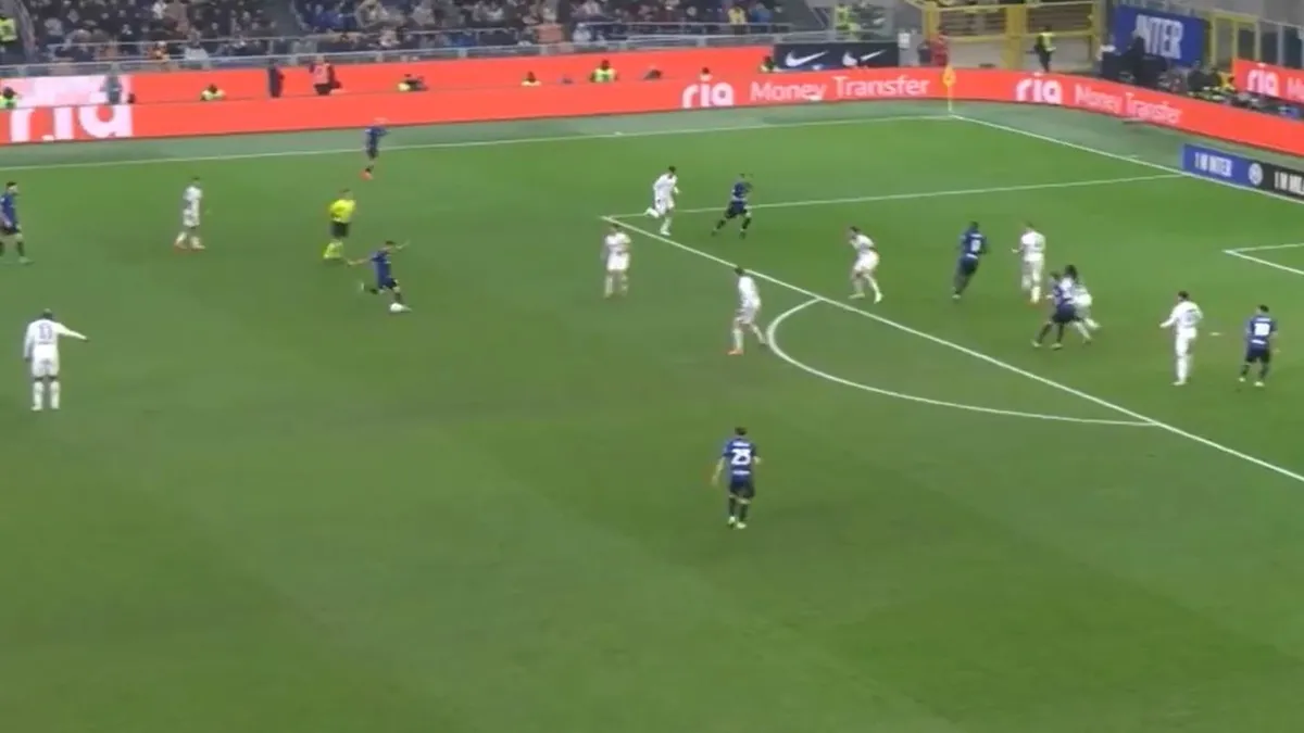 Hakan Çalhanoğlu uzaktan avladı 74'te penaltı kaçırdı! Inter 1-1 Napoli (MAÇ SONUCU)