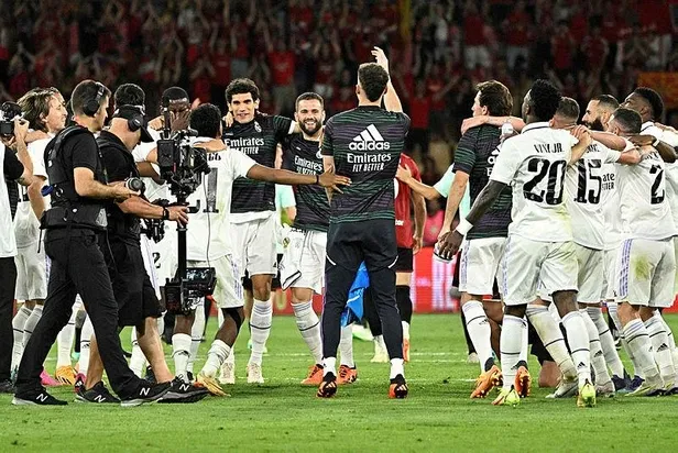 ispanya-kral-kupasini-finalde-osasunayi-yenen-real-madrid-kazandi-1683411834137.jpeg İspanya Kral Kupası'nı finalde Osasuna'yı yenen Real Madrid kazandı-6