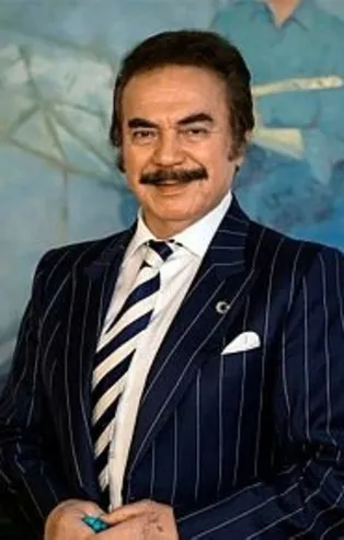 Orhan Gencebay'dan korkutan haber! Eşiyle birlikte apar topar hastaneye götürüldü...