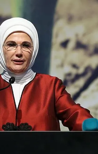 Emine Erdoğan, LGS'ye girecek öğrencilere başarılar diledi