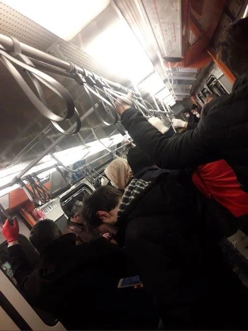 chpli-ibbnin-koronavirus-sorumsuzlugu-suruyor-metroda-tika-basa-yolculuk-1586025702711.jpeg CHP'li İBB'nin koronavirüs sorumsuzluğu sürüyor! Metroda tıka basa yolculuk-2