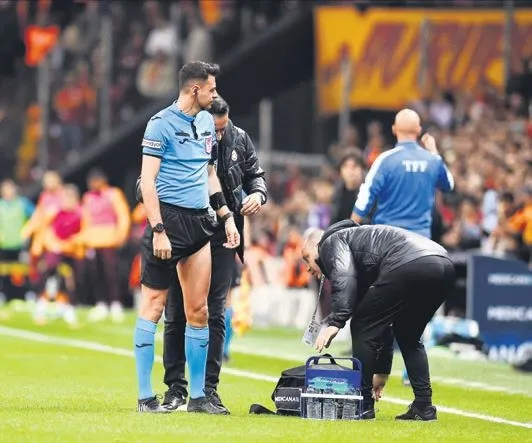 dries-mertens-atti-attirdi-galatasarayi-sirtladi-iste-4-0-biten-alanyaspor-macinda-yasananlar-1700941886024.jpeg Dries Mertens attı attırdı Galatasaray'ı sırtladı! İşte 4-0 biten Alanyaspor maçında yaşananlar...-4