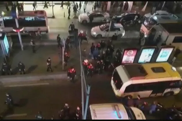 Son dakika: Bayrampaşa metro istasyonunda 18 yaşındaki genç kıza cinsel taciz skandalı