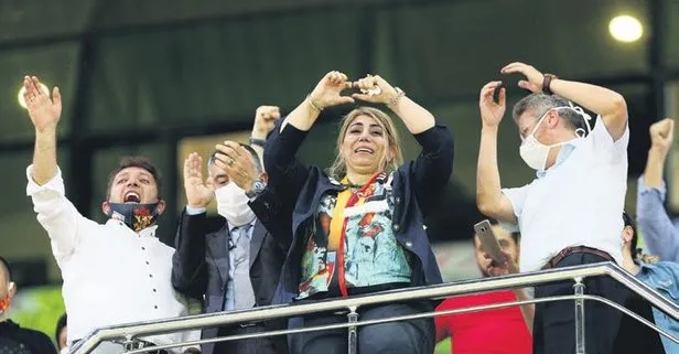 Kayserispor Başkanı Berna Gözbaşı sevinç gözyaşlarını tutamadı