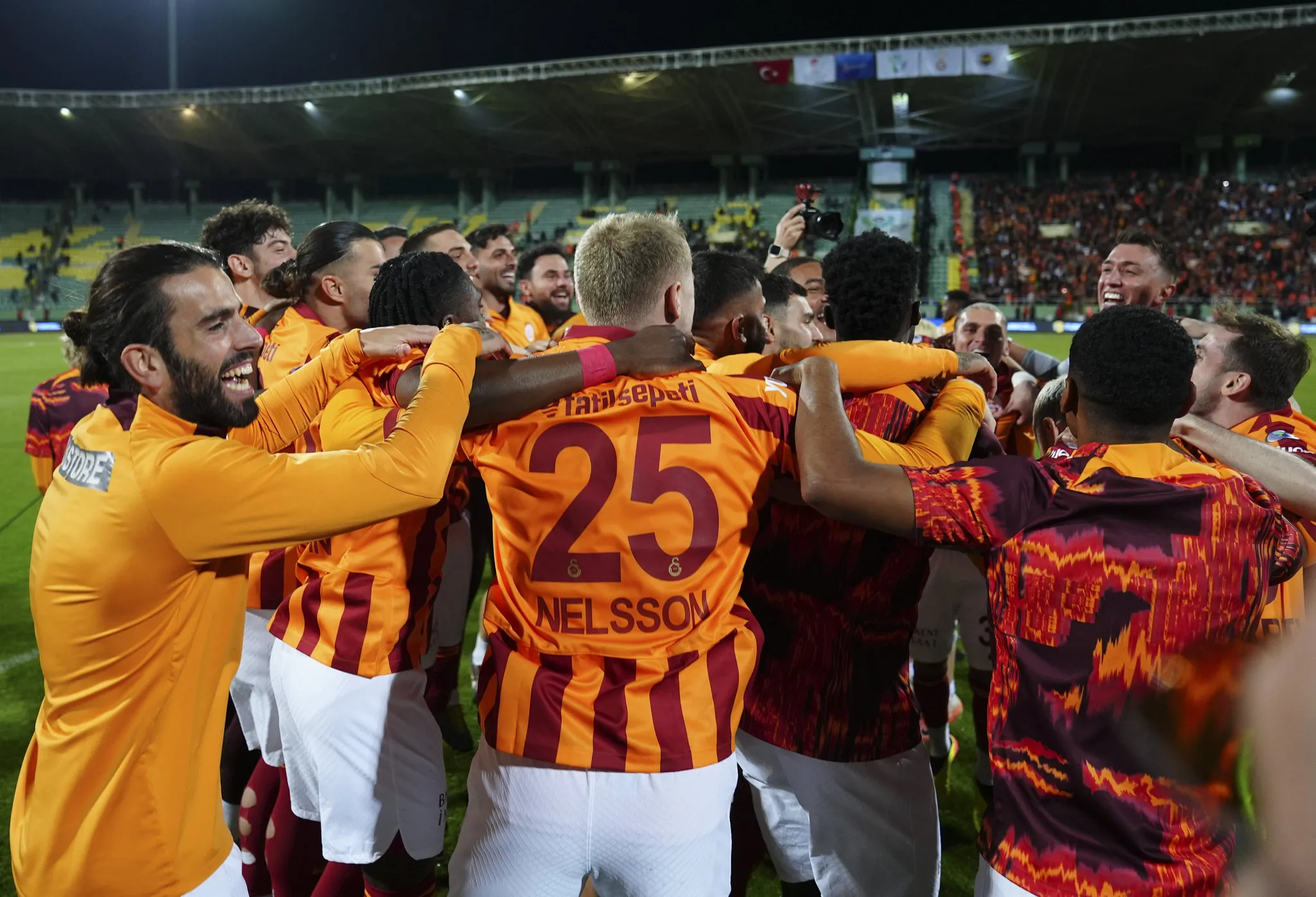 Galatasaray'dan 3 bomba birden! Taraftarlar çıldıracak - 6