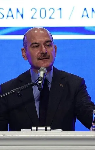 Bakan Soylu'dan emekli amirallerin darbe kokan bildirisine tepki: Birilerinin küçük kafalarına uyup geriye gidemeyiz