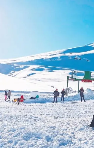 50 km fark, iki farklı mevsim!  Saklıkent’e oteller doldu taştı