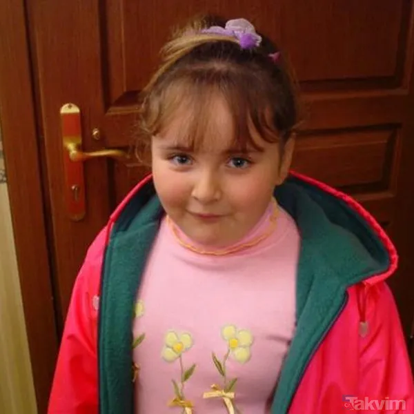 Yaprak Dökümü’nün Ayşe'si Şebnem Ceceli son haliyle mankenlere taş çıkardı! Fahriye Evcen ile Gökçe Bahadır'ın minik kardeşiydi! - 12