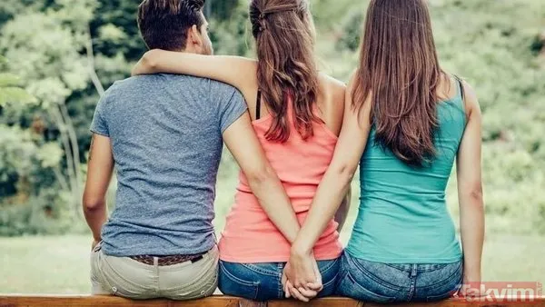 Skandal ki ne skandal! Kocasıyla yasak aşk yaşayan ünlü şarkıcının asansörde ağzını burnunu kırdı 'adında e harfi var' - 1