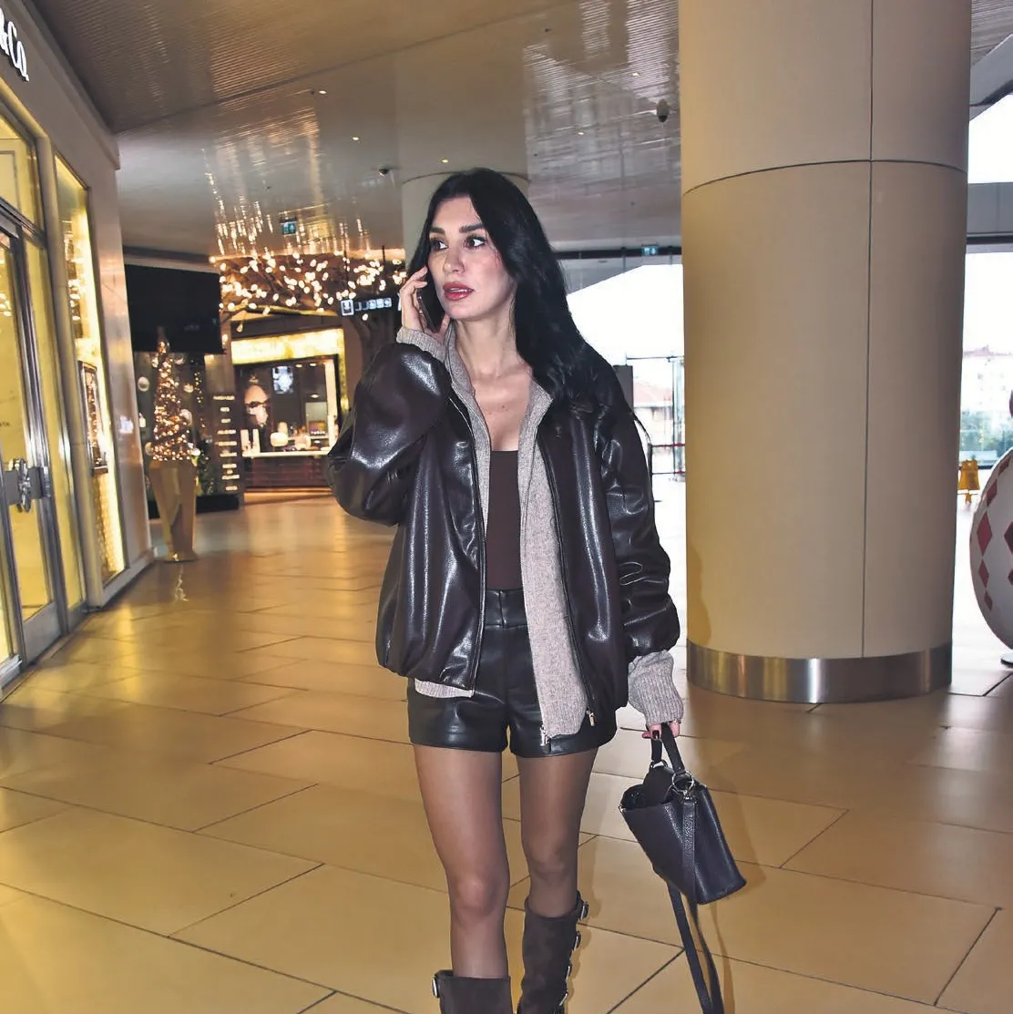 Güzel oyuncu AVM’de yakalandı