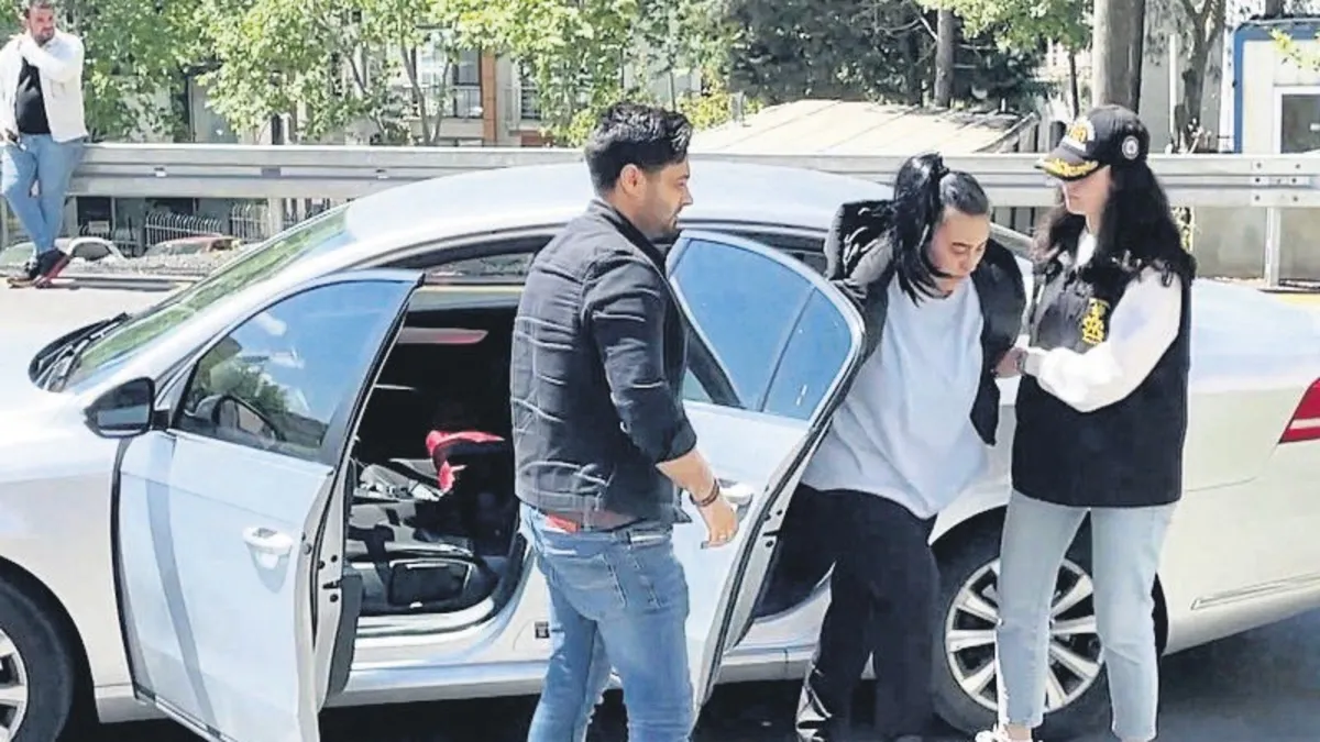 İstanbul'da Hollywood'u aratmayan olay: Keskin nişancı binaya eşofmanla girip mini etekle çıktı