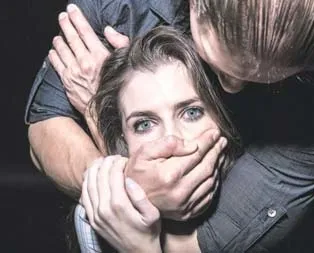 Canlı yayında tecavüz