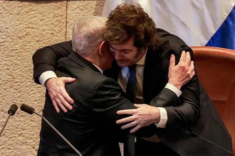 İsrail Başbakanı Binyamin Netanyahu ve Arjantin Devlet Başkanı Javier Milei (AFP)