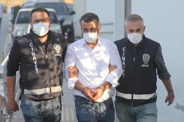 Baba, bıçakladığı oğlunun başında ölmesini bekledi, iki eşi ve eniştesiyle birlikte cesedi kanala attı