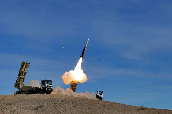 İran'dan ABD'ye füzeli yanıt! - 2