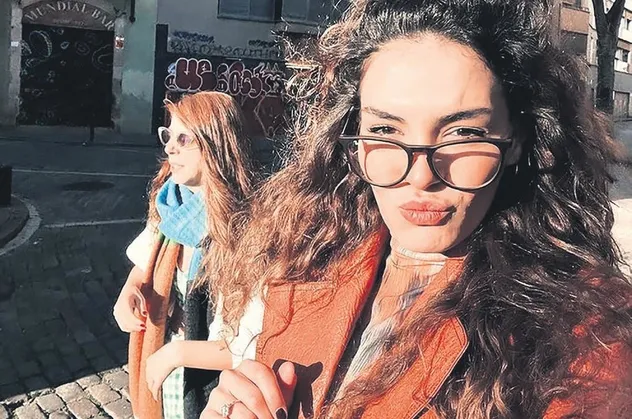 Destan'ın güzeli Ebru Şahin yeni yıla nişanlısı olmadan tek başına girdi! Cedi'nin özlemi ile...