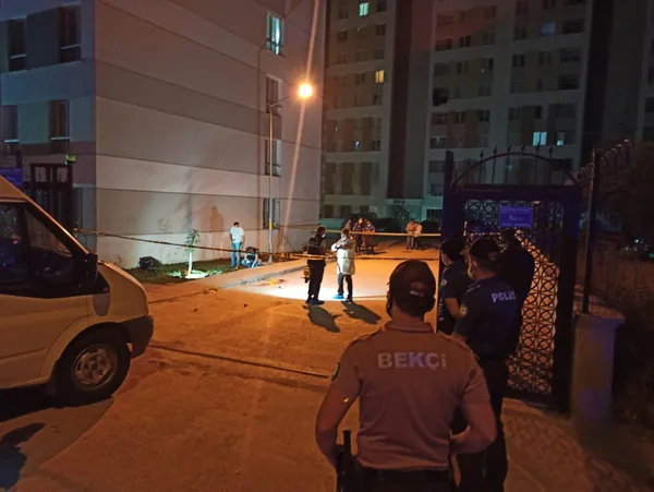 ankara-mamakta-eski-es-dehseti-karisini-oldurdu-sevgilisi-ve-kizini-yaralayip-intihara-kalkisti-1630380121967.jpg Ankara Mamak'ta eski eş dehşeti! Karısını öldürdü sevgilisi ve kızını yaralayıp intihara kalkıştı-2