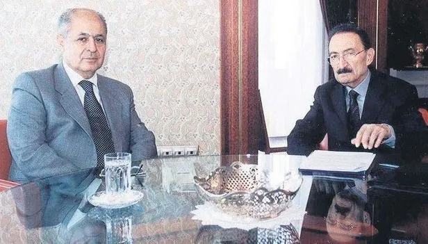 Son koalisyonu Sezer ve Ecevit arasındaki ‘Kara Çarşamba’ yıktı! Devletin zirvesinde anayasa kitapçığı kavgası: Türkiye 51 milyar dolar kaybetti-4