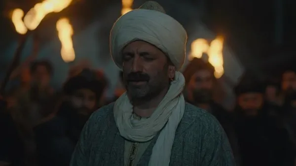 sosyal-medyayi-sallayan-zikir-sahnesi-kurulus-osman-dizisinde-osman-bey-kilici-kusandi-1609361872058.jpeg