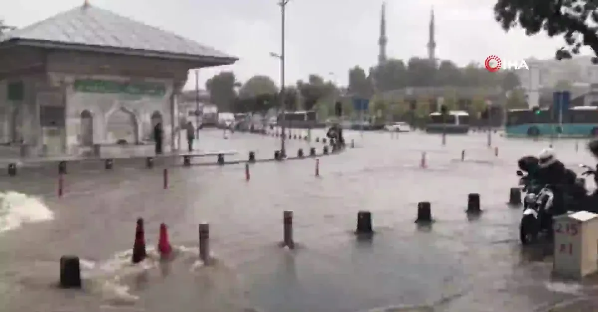 Üsküdar'da denizle kara birleşti