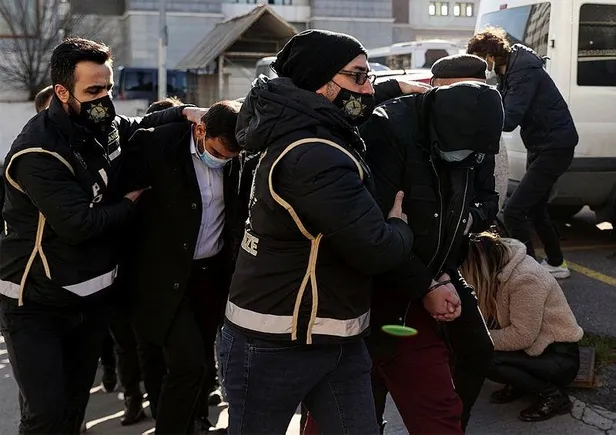 ece-erkenin-esi-safak-mahmutyazicioglu-cinayetinde-iki-kilit-ismin-ifadesi-ortaya-cikti-1644354516163.jpeg Ece Erken'in eşi Şafak Mahmutyazıcıoğlu cinayetinde iki kilit ismin ifadesi ortaya çıktı-3