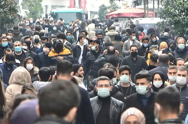 Bu belirtilerle gelenlerin yüzde 80'inin testi negatif! Uzmanlardan dikkat çeken uyarı: Tam kapanma olmazsa...