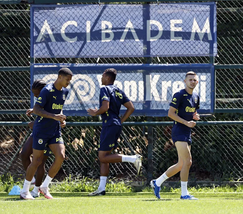 Jose Mourinho'dan sürpriz 11 kararı! Göztepe Fenerbahçe maçında o isim yedek - 3