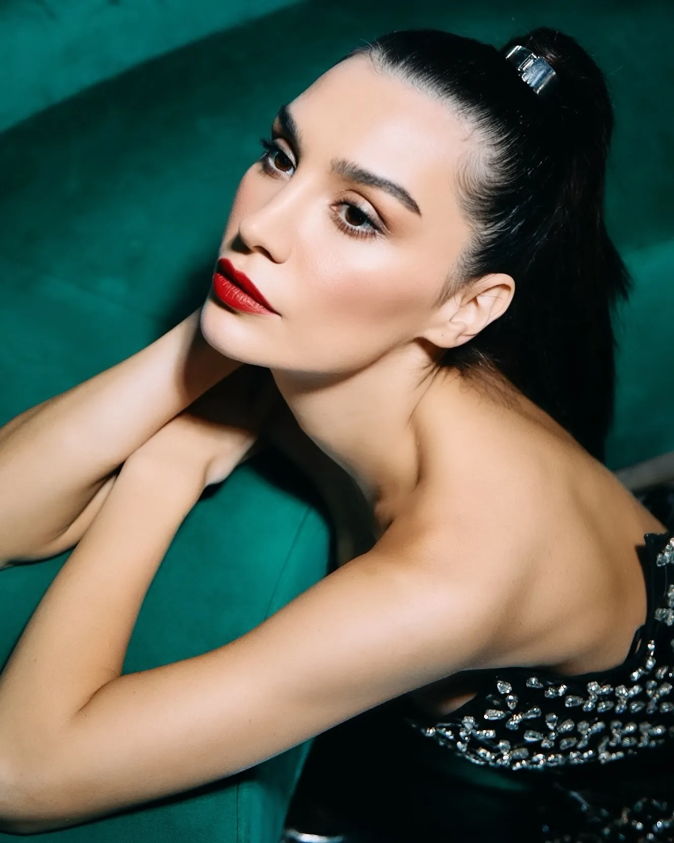 Aşk ve Gözyaşı’nın Meyra’sı Hande Erçel’in bebek gibi cildinin sırrı ortaya çıktı! Meğer gece yatarken... - 12