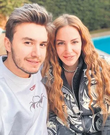 Ünlü oyuncular ve şarkıcılar deprem felaketi sonrası kolları sıvadı