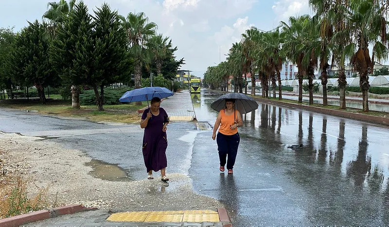 HAVA DURUMU | Meteoroloji yeni hava durumu haritasını yayınladı! Öğle saatlerine dikkat! İstanbul dahil birçok ilde yağış! | 5 Ağustos 2024 hava durumu-9