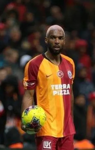 Ryan Babel Florya’ya döndü