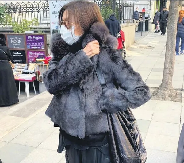 Bülent Ersoy’la bir kez daha alevlenen kürk tartışmasına Nebahat Çehre de katıldı: Yerken iyi de giyerken mi kötü?-3